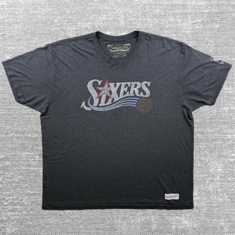 Mitchell & Ness NBA Philadelphia 76ers Hardwood Classics Graphic Tee Grey XXL